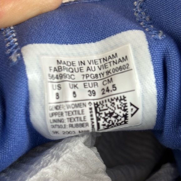 CONVERSE ALL-STAR CHUCK TAYLOR PLATFORM LOWTOPS, WOMANS SIZE 8 - Picture 11 of 11